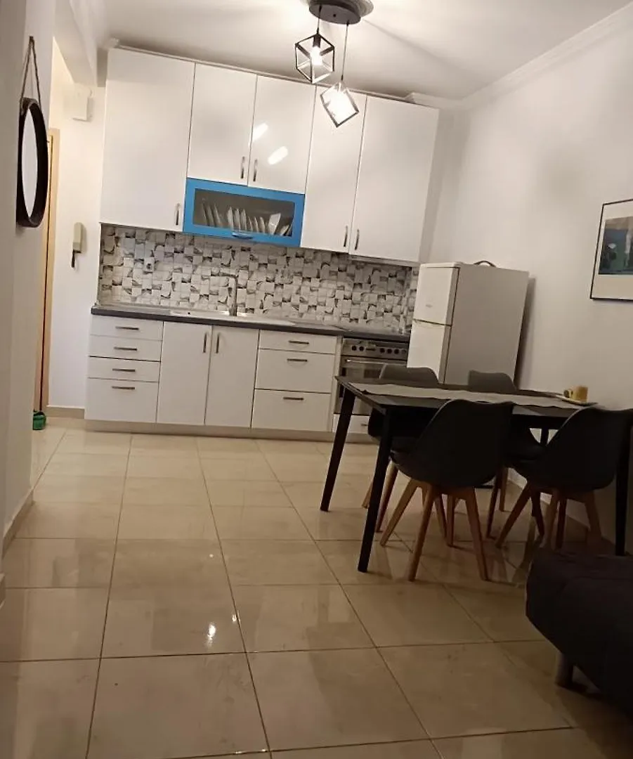 Apartmentssindesmos Peraía اليونان