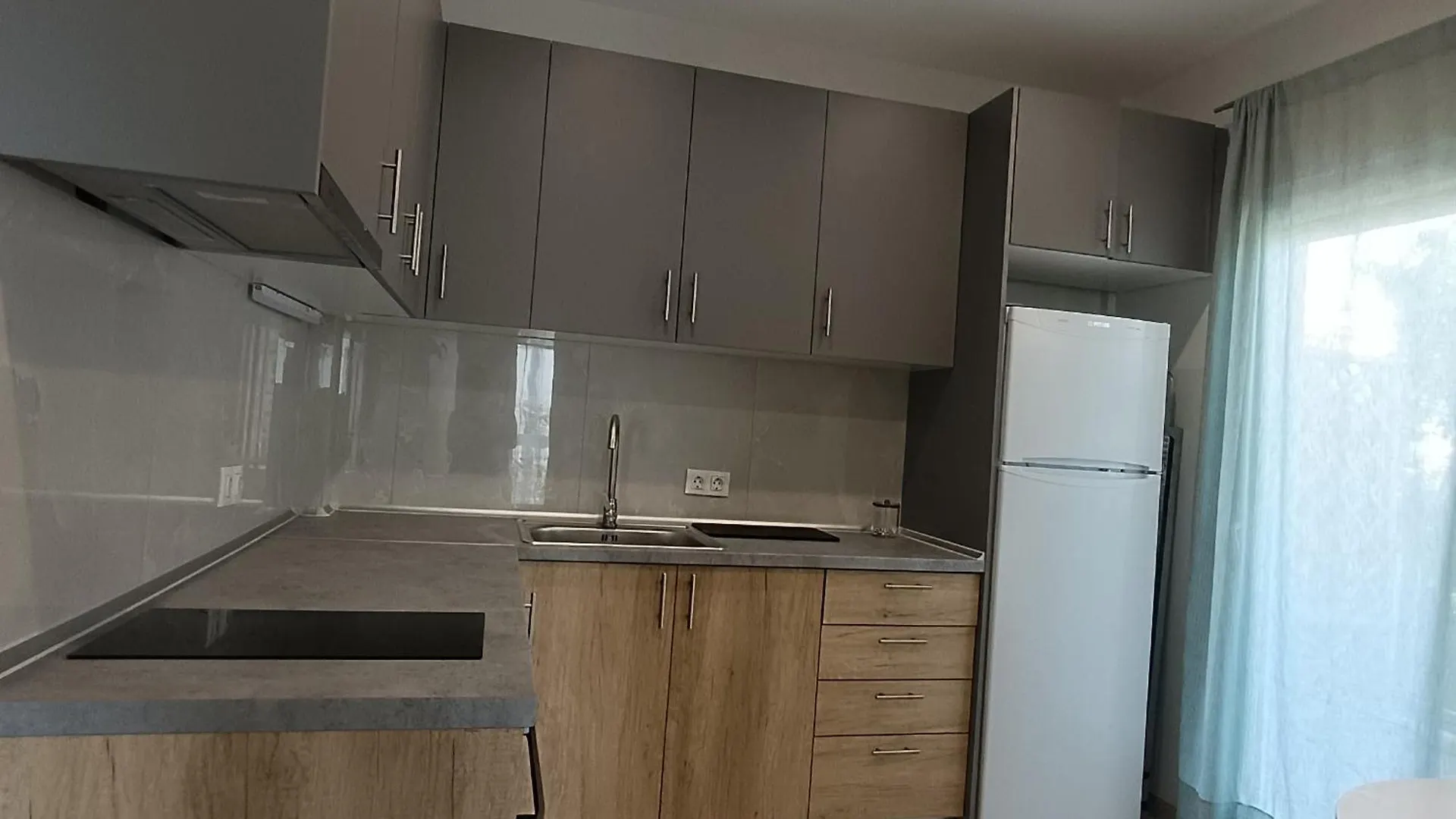 Apartmentssindesmos Peraía شقة